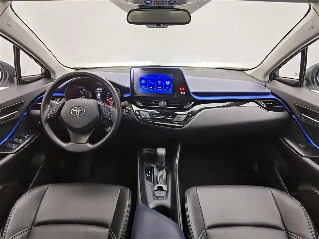 Toyota C-HR — фото 7
