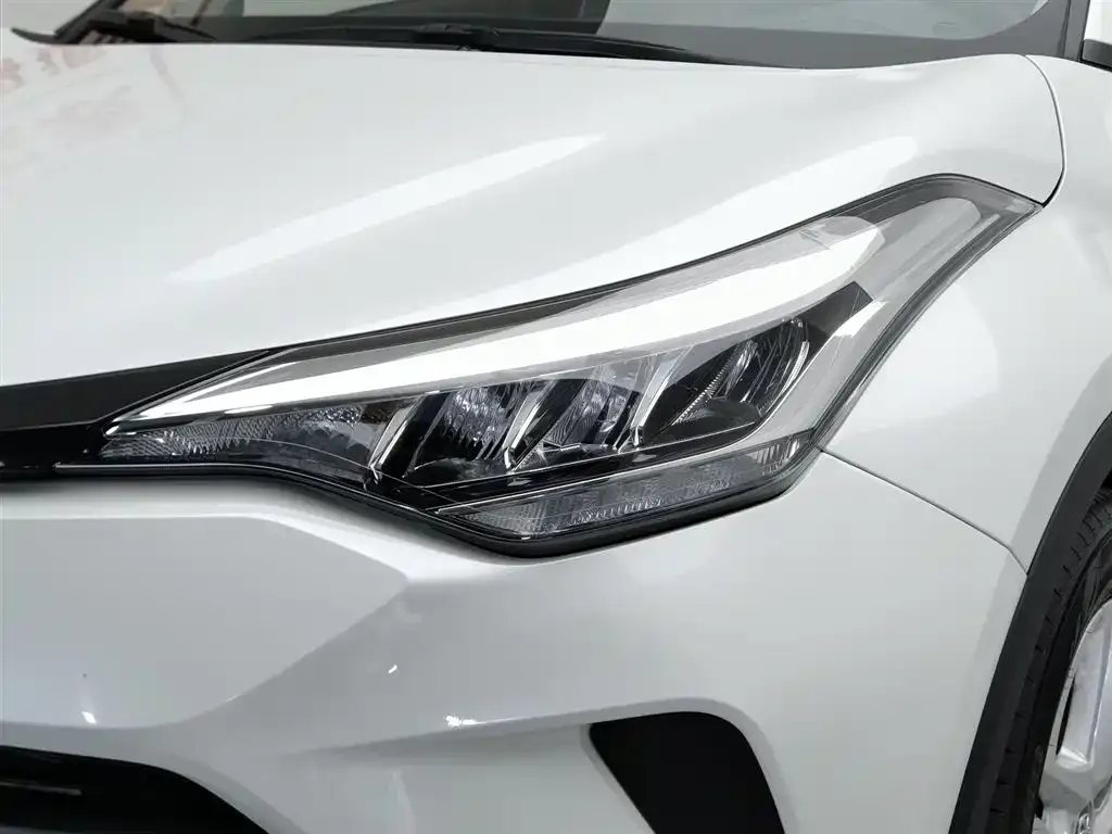 Toyota C-HR — фото 8