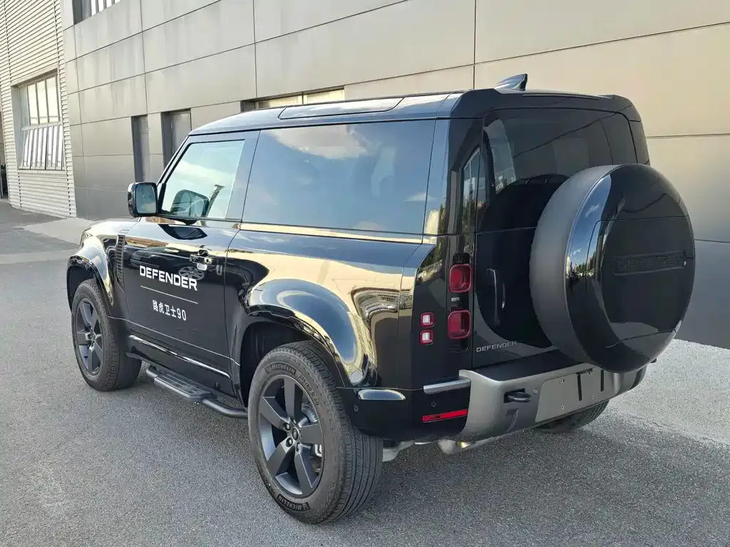 Land Rover Defender — фото 7
