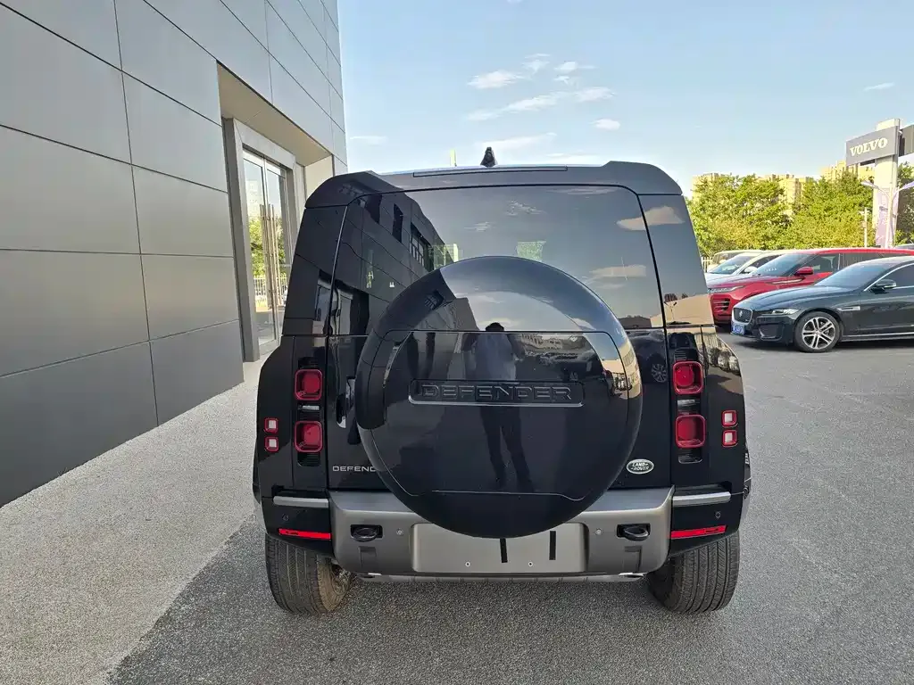 Land Rover Defender — фото 10