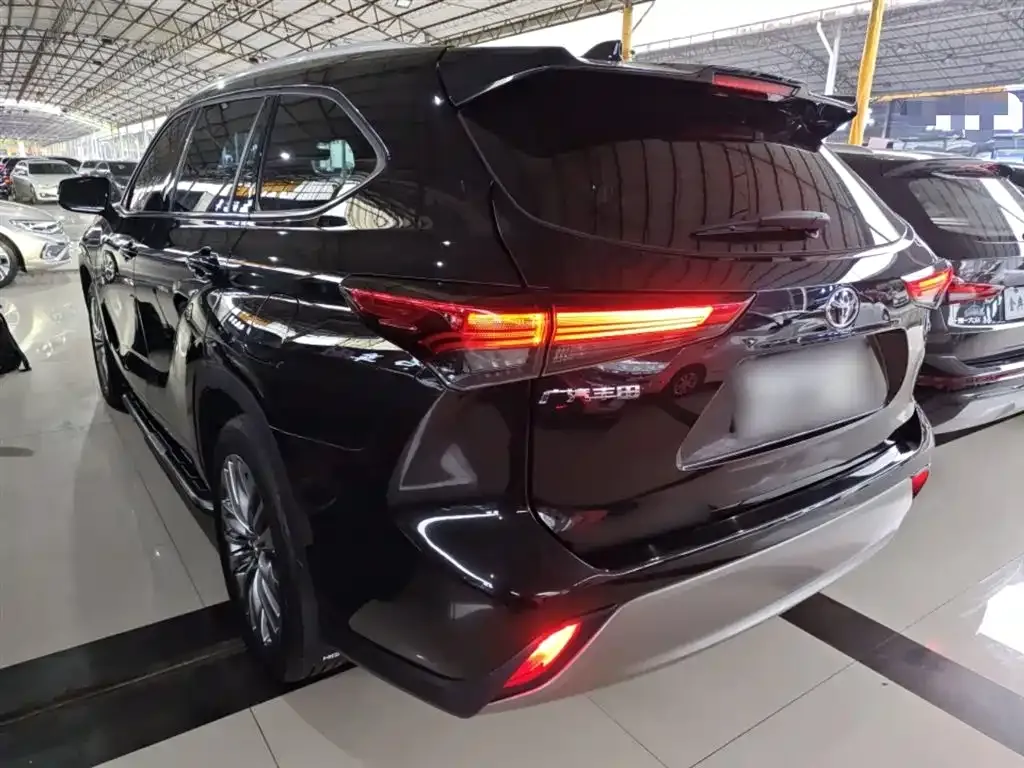 Toyota Highlander — фото 5