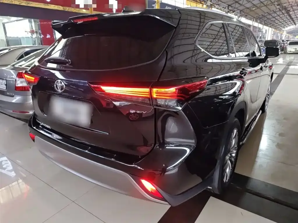 Toyota Highlander — фото 3