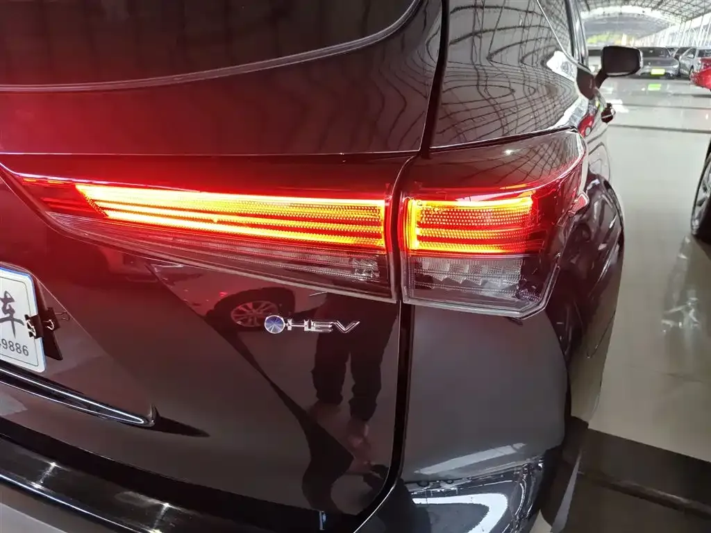 Toyota Highlander — фото 6