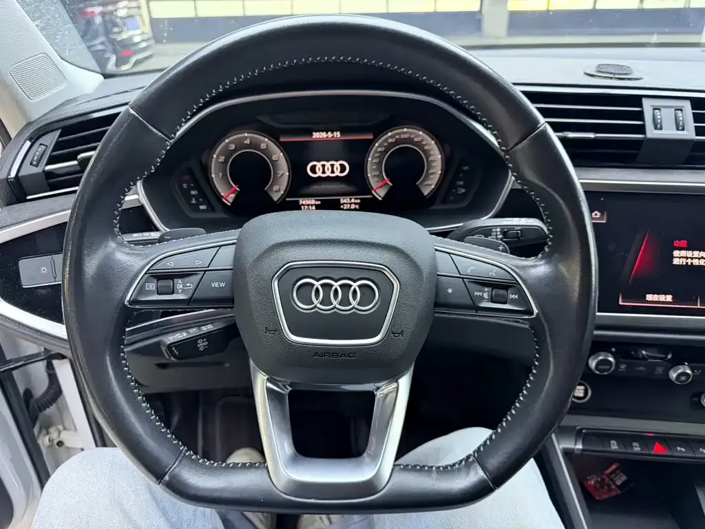 Audi Q3 — фото 10