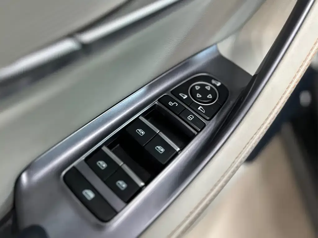 BYD PLUS New Energy — фото 2