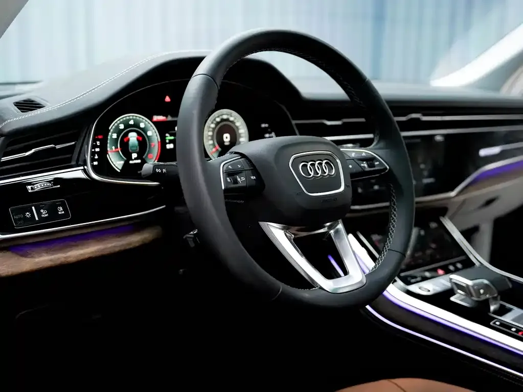 Audi Q7 — фото 6