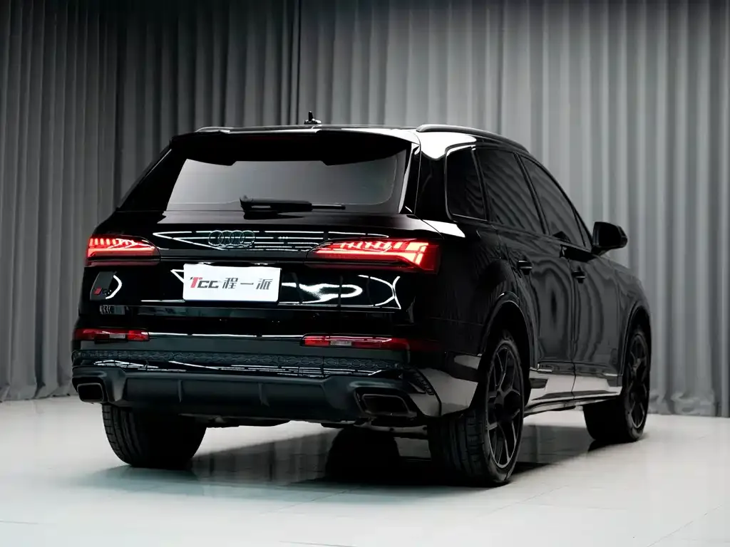 Audi Q7 — фото 7