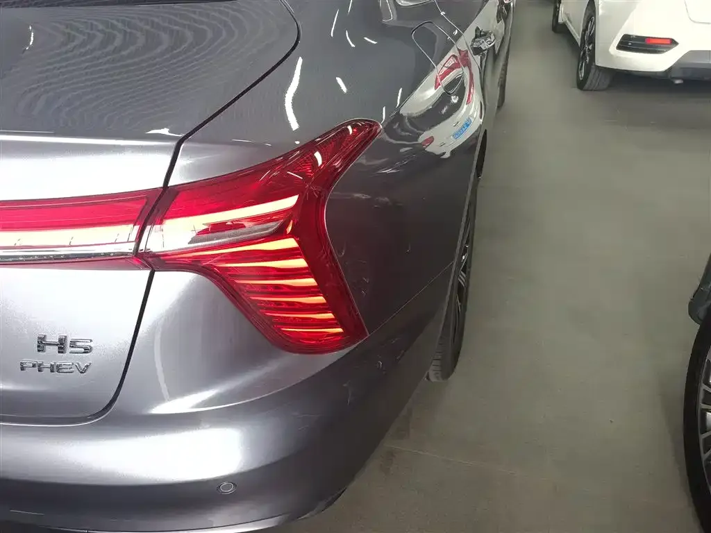Hongqi H5 PHEV 2025 из CN, фото 8