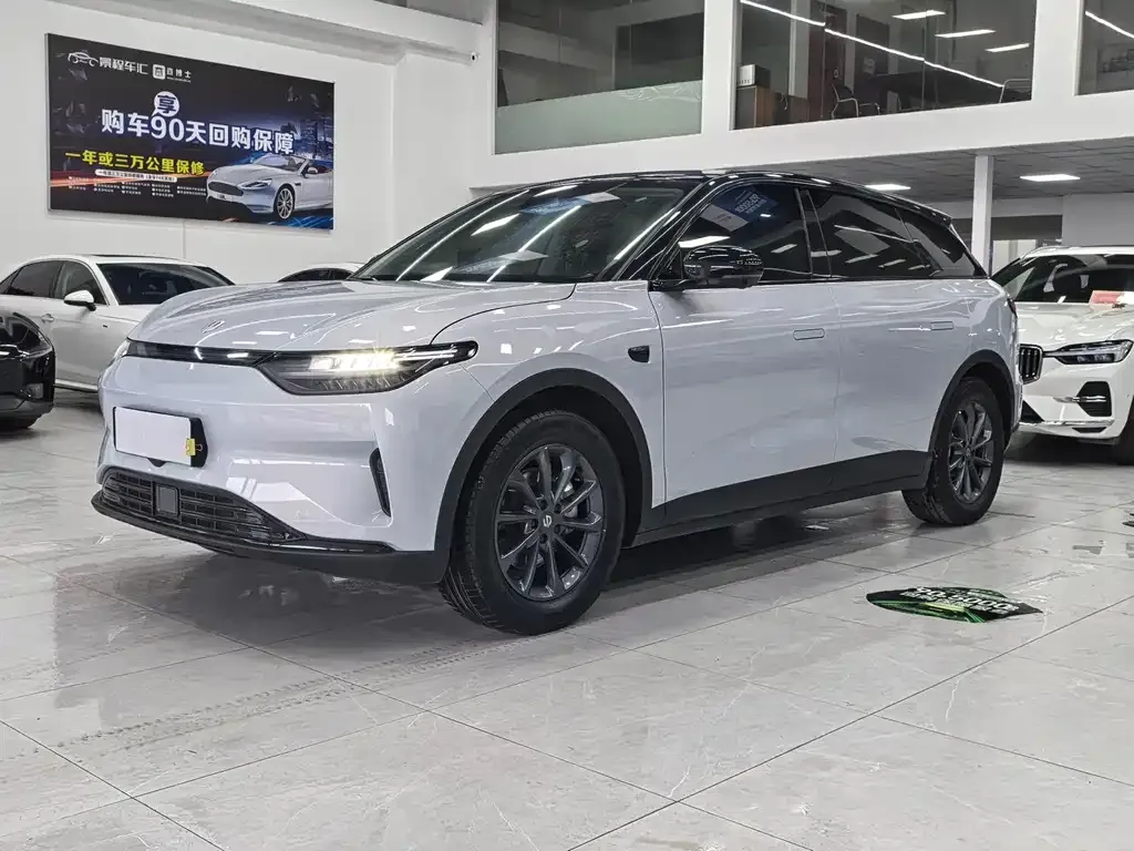 Leapmotor C11