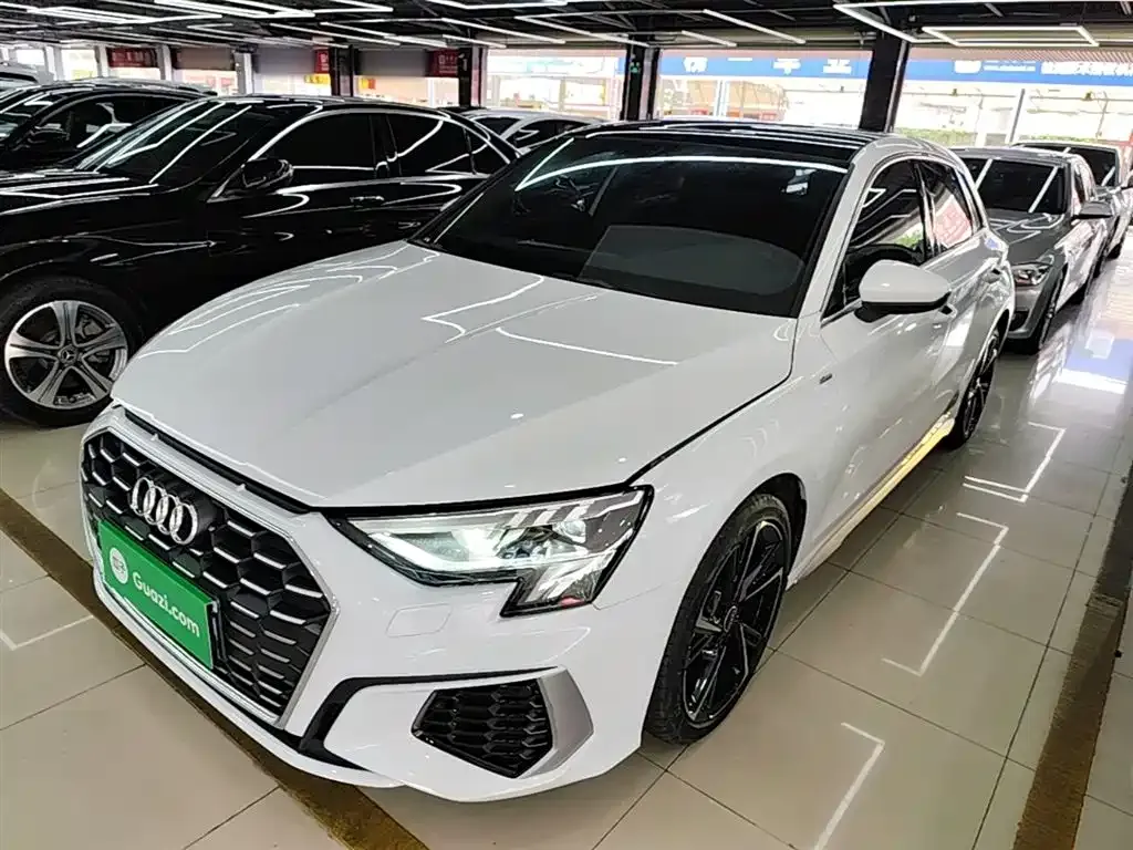 Audi A3 — фото 1