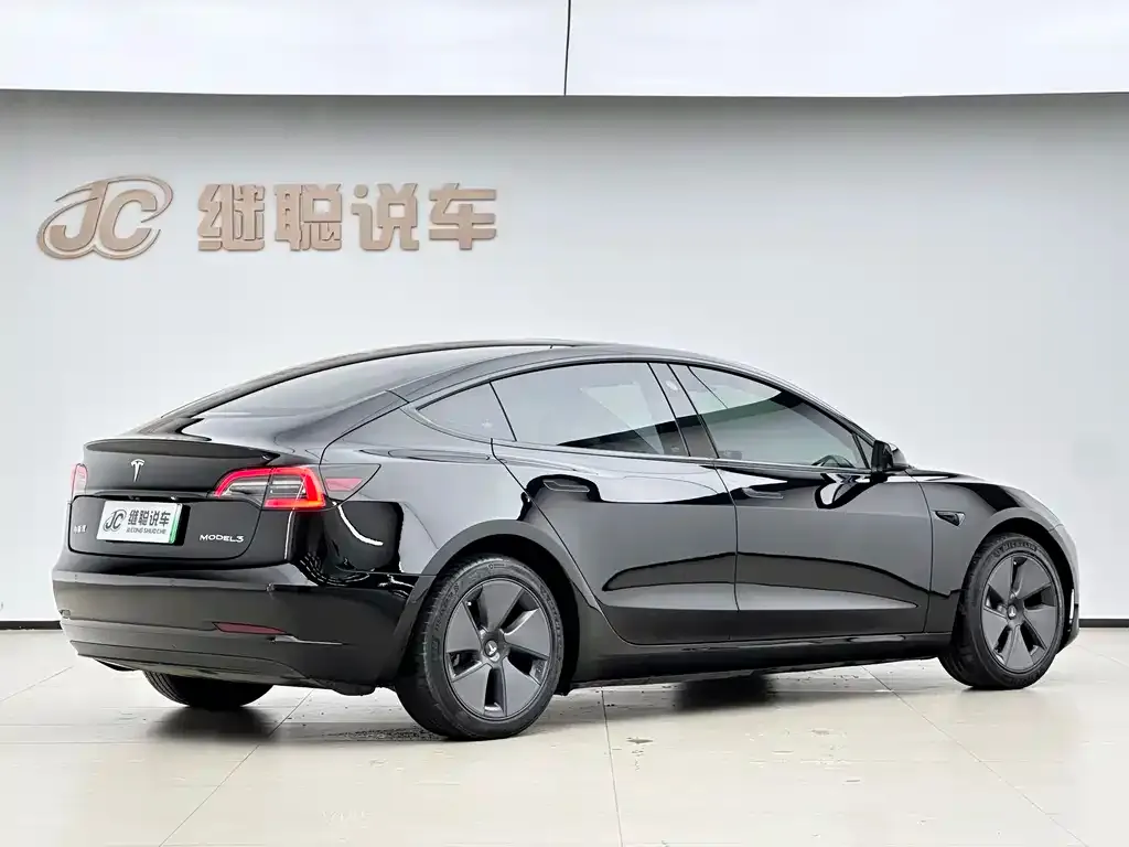 Tesla Model 3 — фото 2