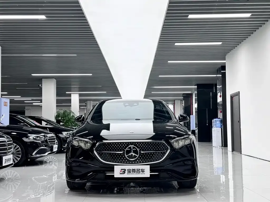 Mercedes-Benz E-Class (Import) — фото 3
