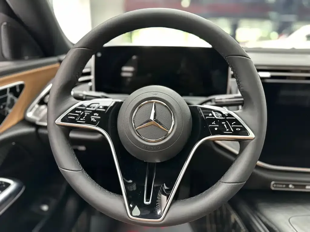 Mercedes-Benz E-Class (Import) — фото 4