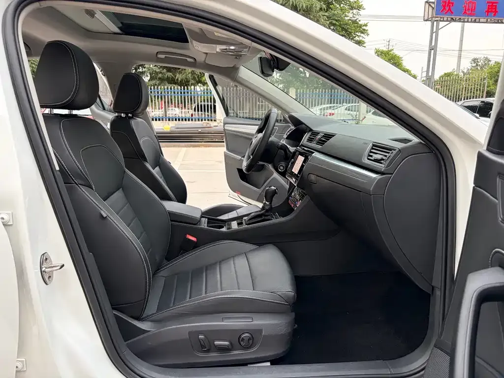 Skoda Superb — фото 5