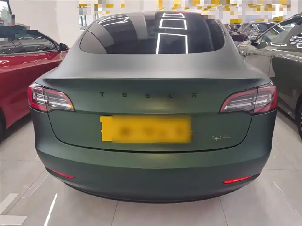 Tesla Model 3 — фото 5
