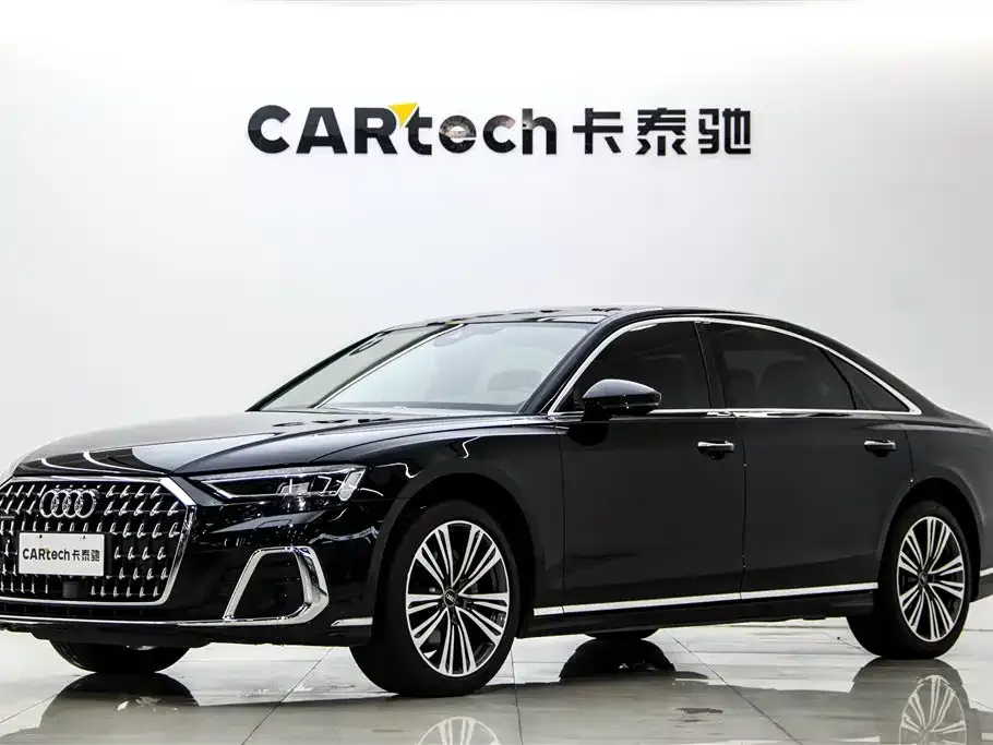 Audi A8 — фото 1