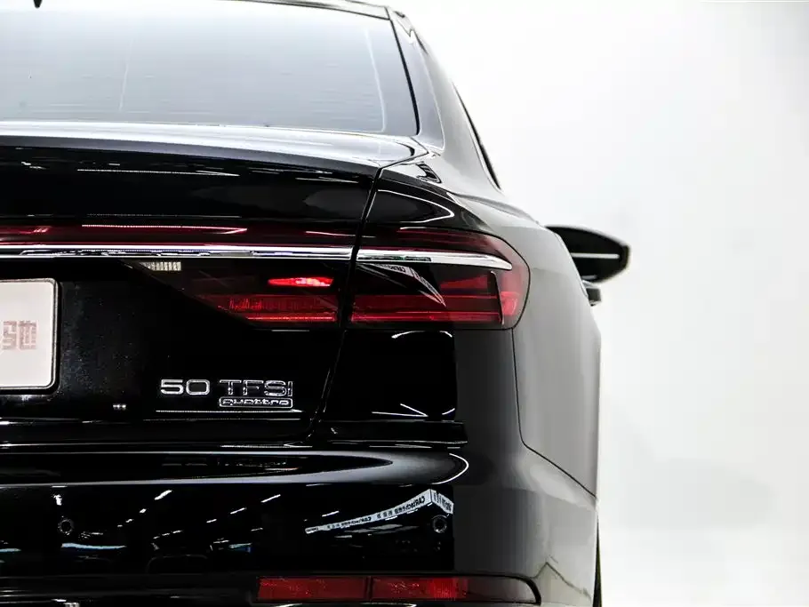 Audi A8 — фото 4