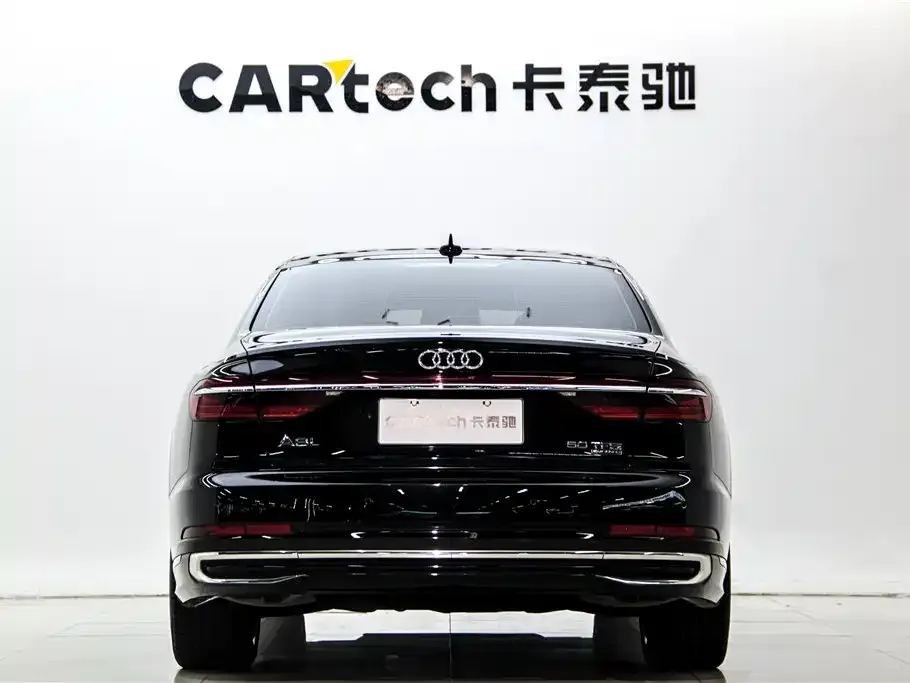 Audi A8 — фото 2