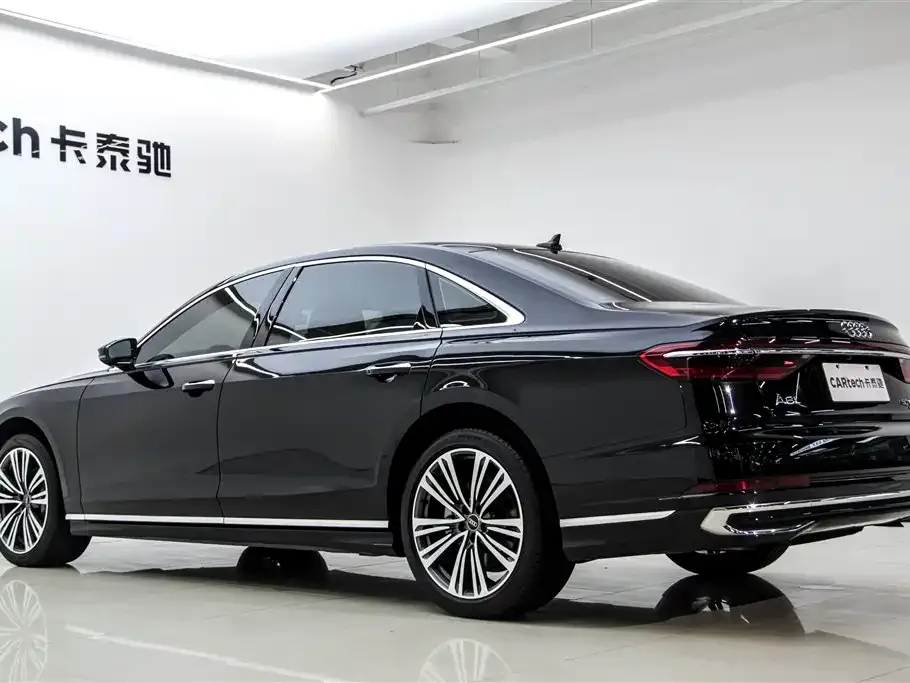 Audi A8 — фото 9