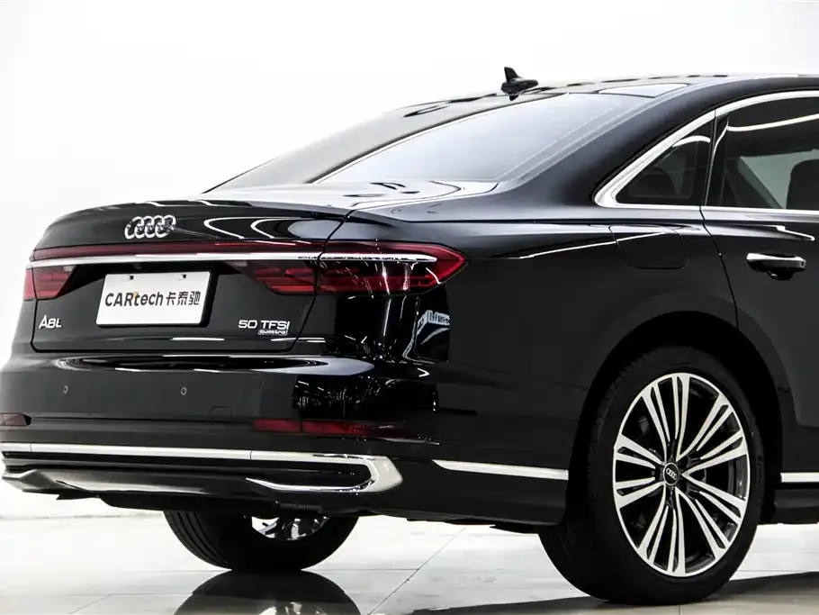 Audi A8 — фото 7
