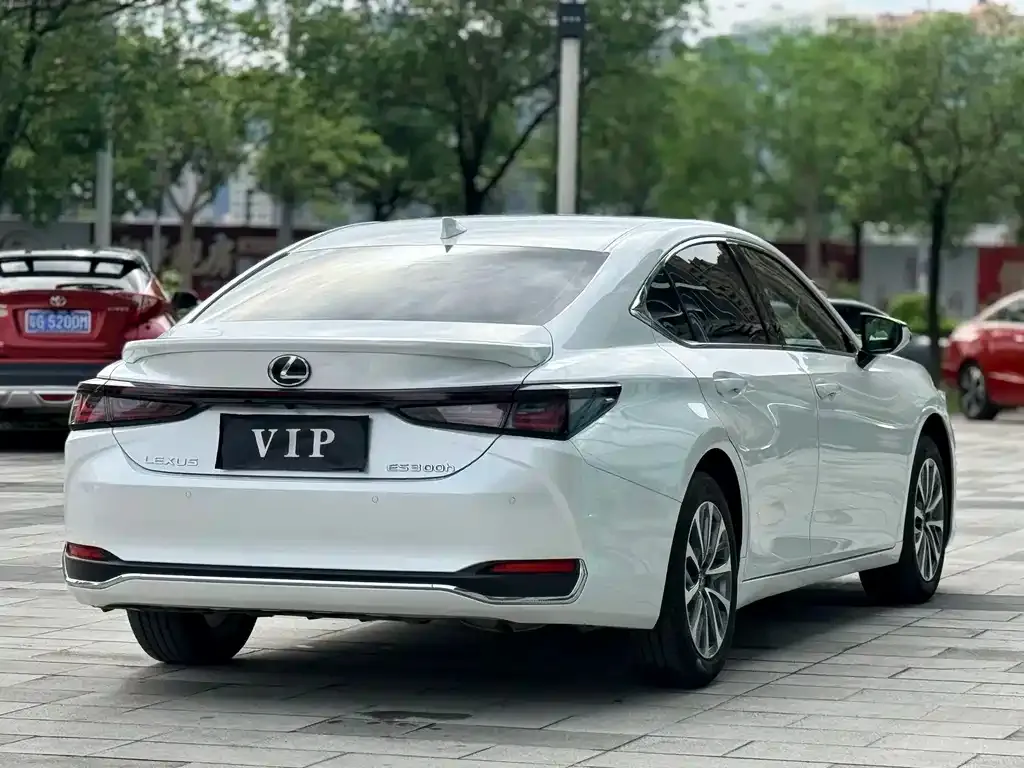Lexus ES — фото 3