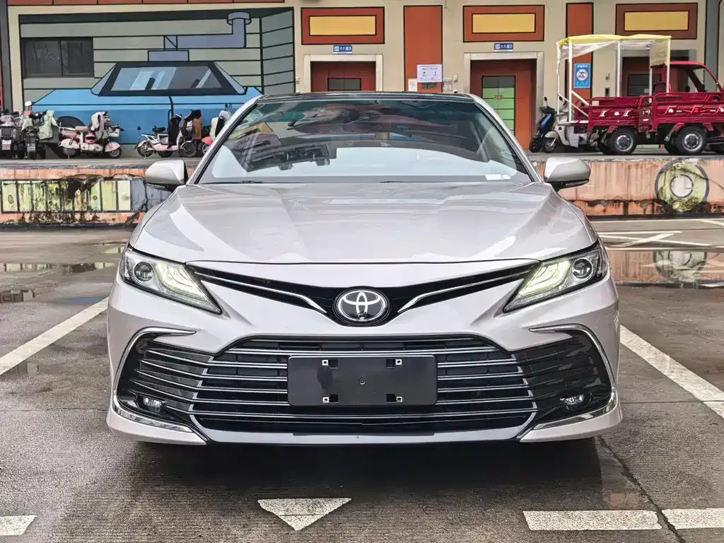 Toyota Camry — фото 10