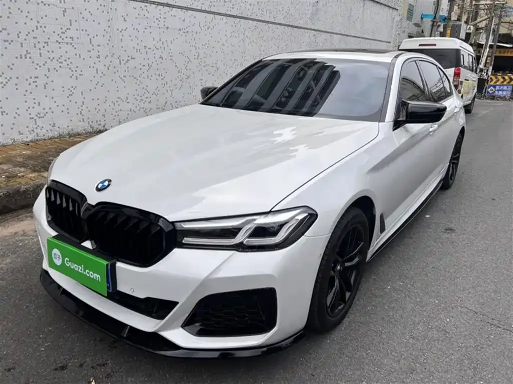 BMW 5 Series — фото 1