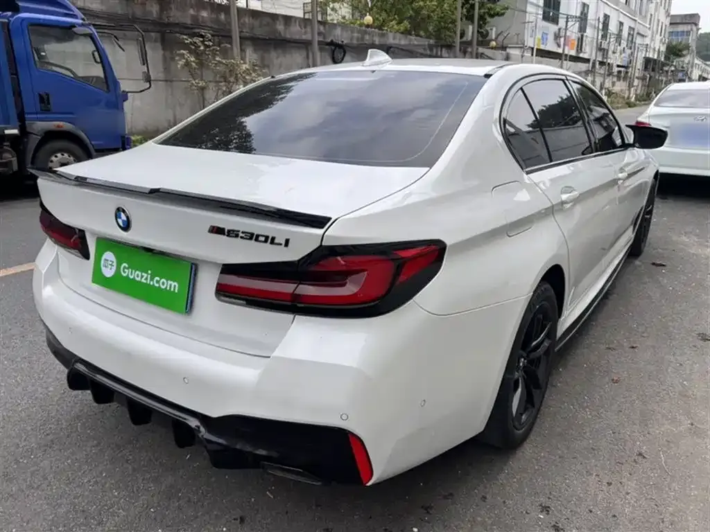 BMW 5 Series — фото 10