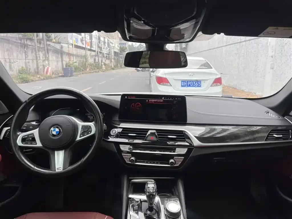 BMW 5 Series — фото 4