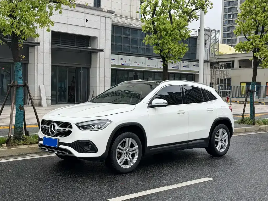 Mercedes-Benz GLA — фото 1