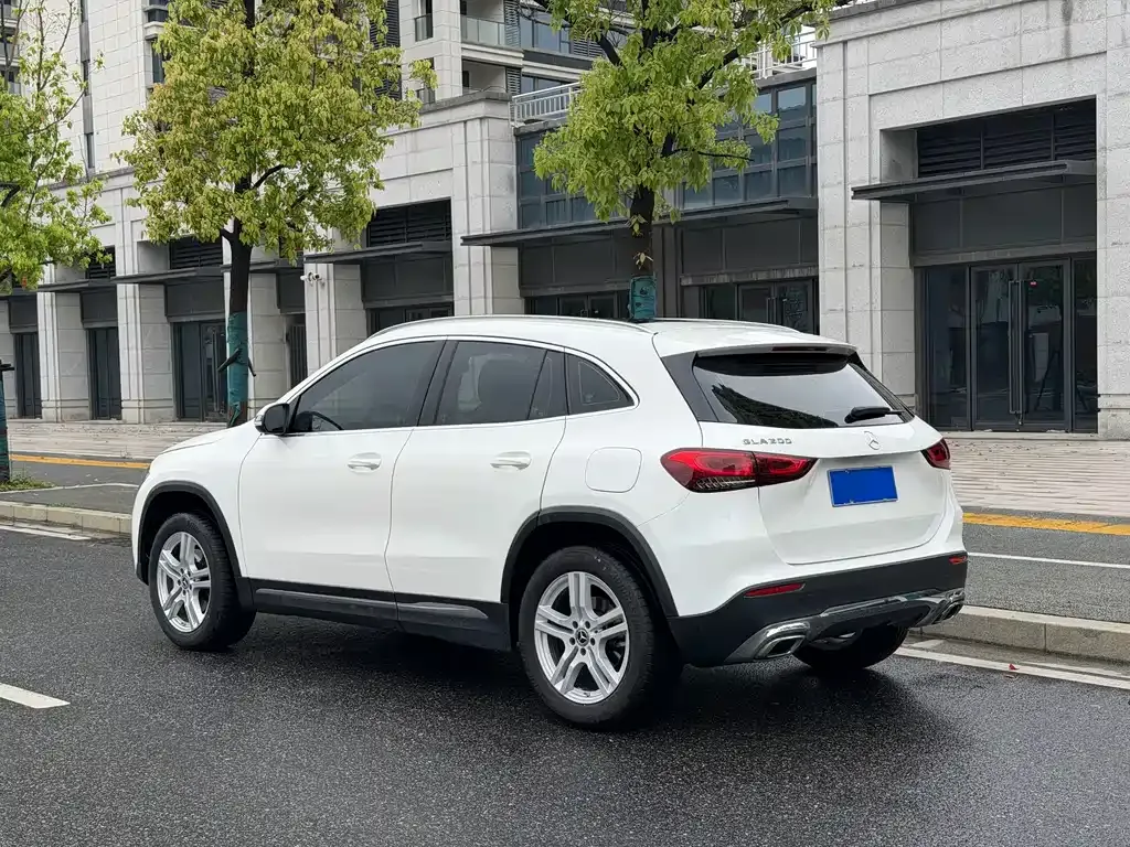 Mercedes-Benz GLA — фото 8