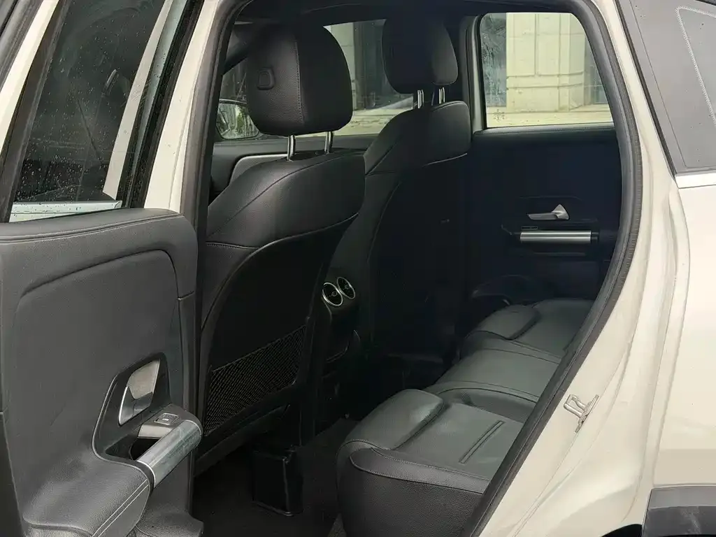 Mercedes-Benz GLA — фото 6