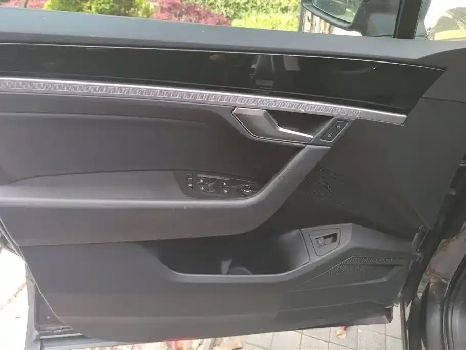 Volkswagen Touareg 2021 из CN, фото 2