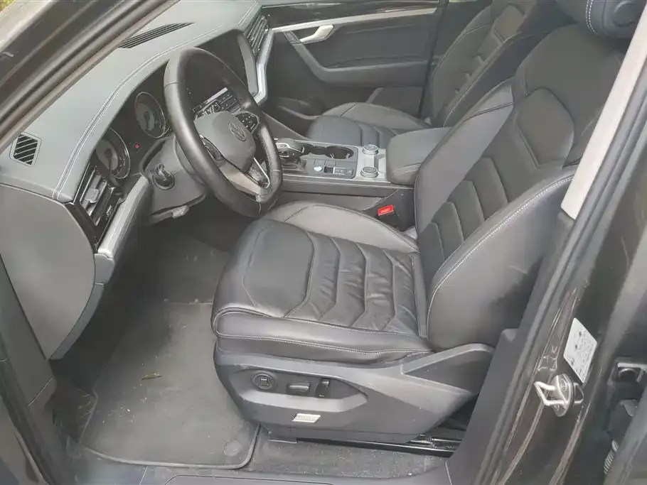 Volkswagen Touareg 2021 из CN, фото 4