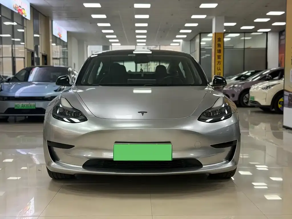 Tesla Model 3 — фото 8