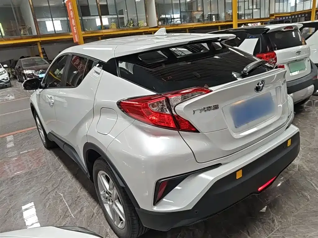 Toyota C-HR 2023 из CN, фото 7