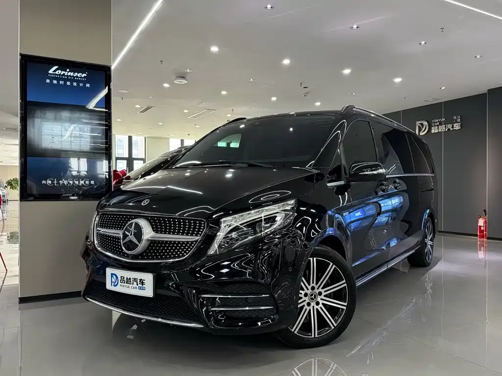Mercedes-Benz V-Class — фото 1