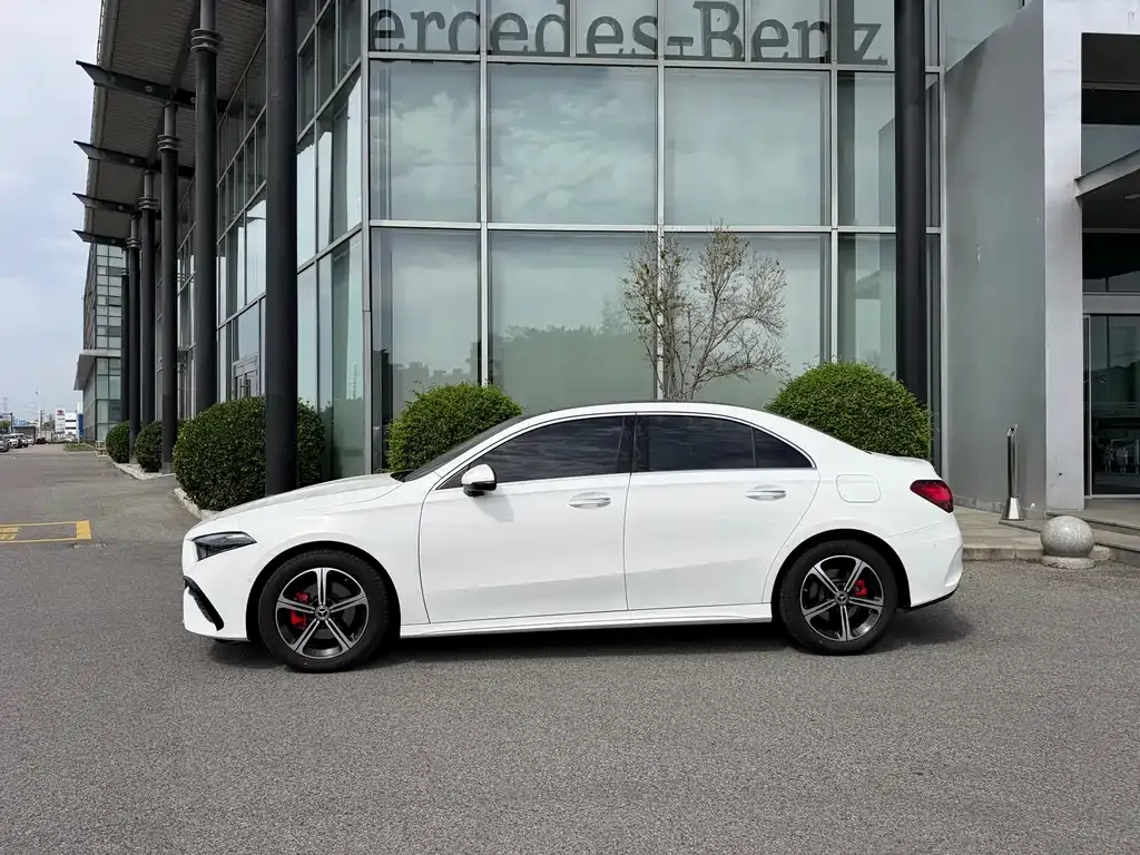 Mercedes-Benz A-Class — фото 10