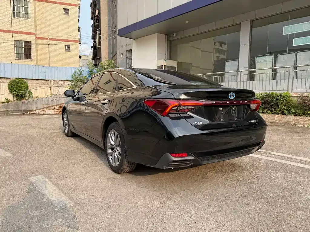 Toyota Avalon — фото 10
