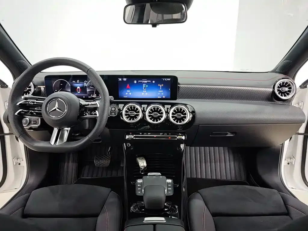 Mercedes-Benz A-Class — фото 10