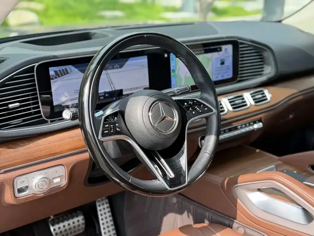 Mercedes-Benz GLS — фото 4