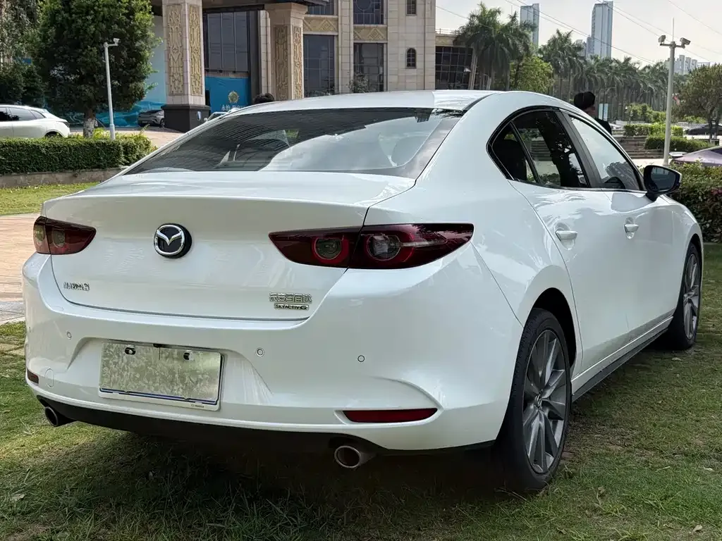 Mazda 3 Axela — фото 4