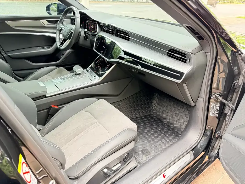 Audi A6L 2024 из CN, фото 5