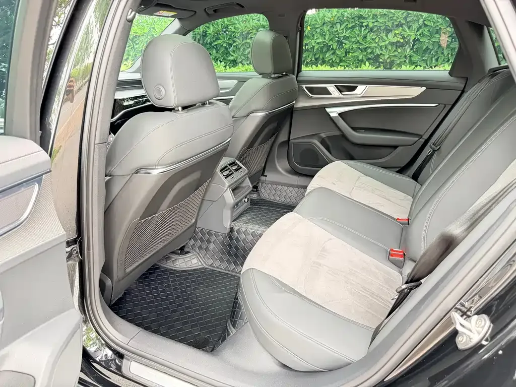 Audi A6L 2024 из CN, фото 6