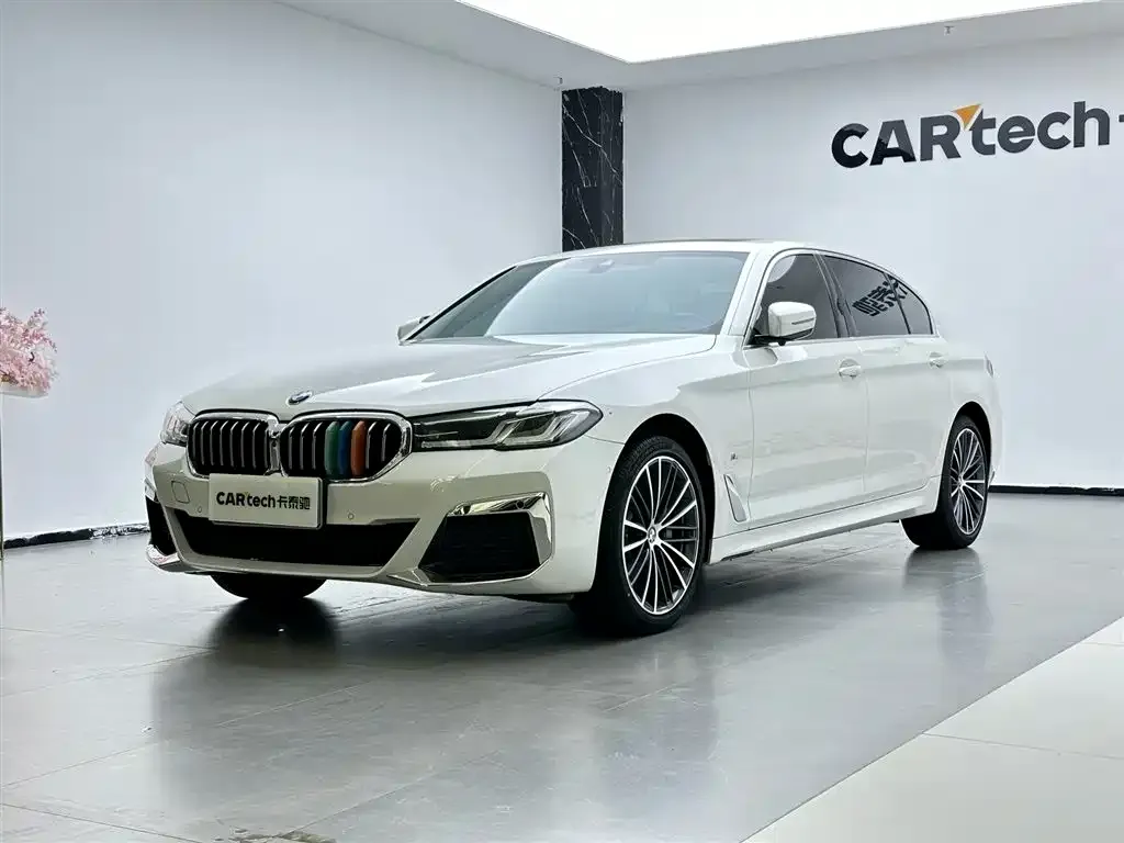 BMW 5 Series — фото 1