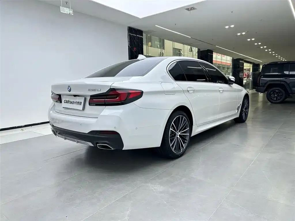 BMW 5 Series — фото 4
