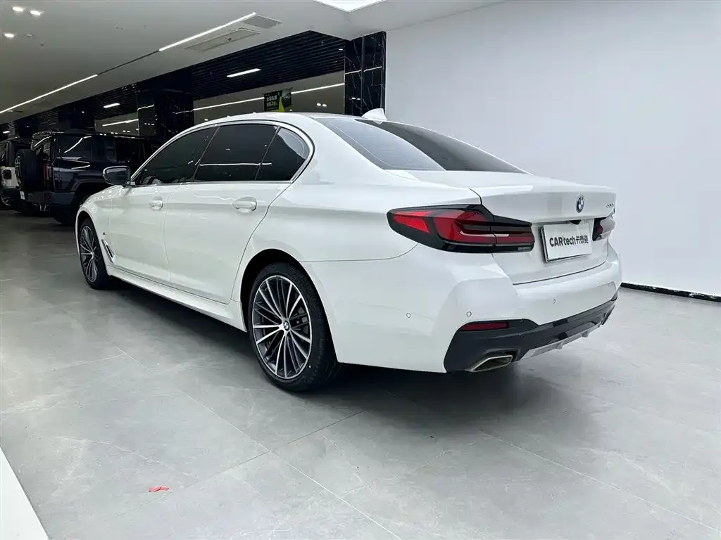 BMW 5 Series — фото 5