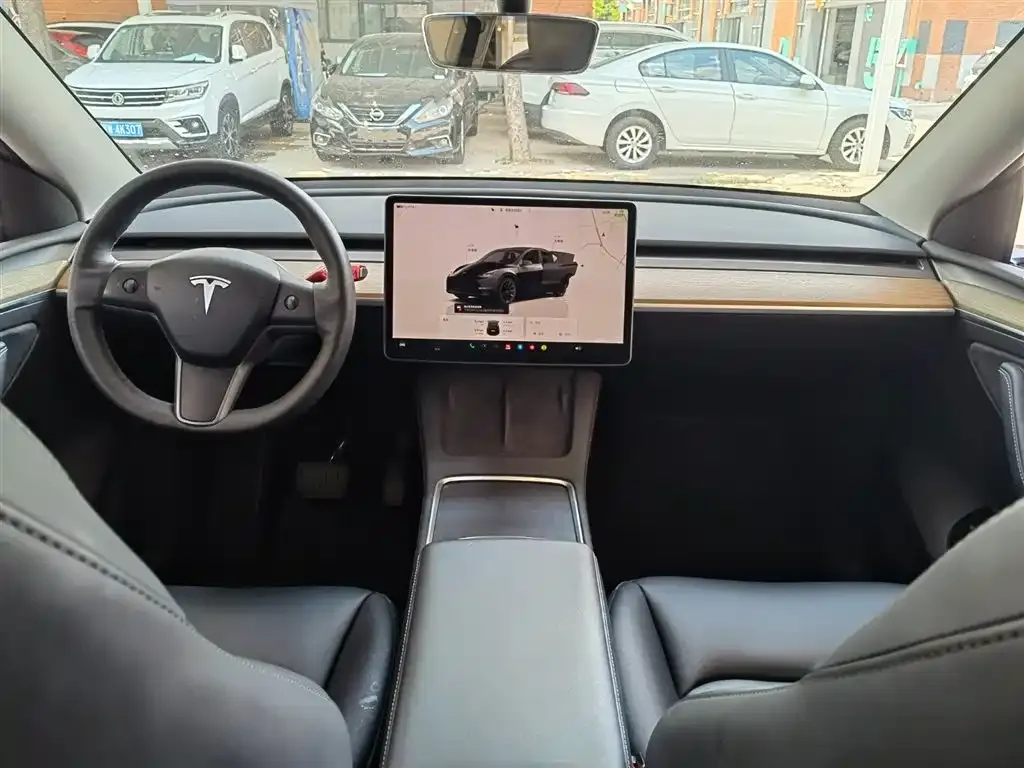 Tesla Model Y — фото 6