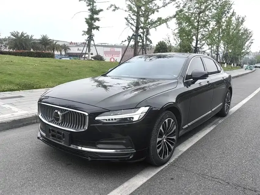 Volvo S90 — фото 1