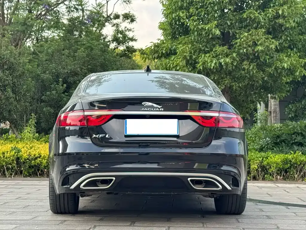 Jaguar XFL — фото 10
